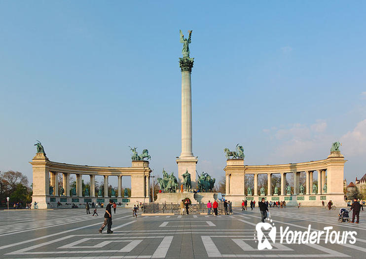 Heroes' Square (Hosok tere) Heroes' Square (Hosok tere)