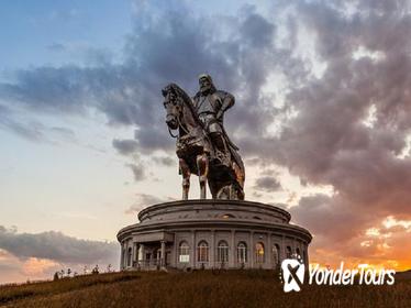 1 Day Coach Tour of Genghis Khan Statue Complex and Terelj National Park Including Lunch