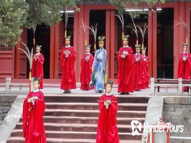 4-Hour Private Tour: Lama Temple, Confucius Temple, Guozijian Museum with Dim Sum