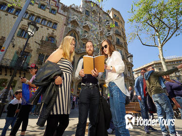 6-Person Gaudi Tour with an Architect