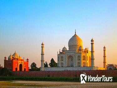 Agra, Taj Mahal and Fatehpur Sikri Day Trip from Delhi Agra, Taj Mahal and Fatehpur Sikri Day Trip from Delhi