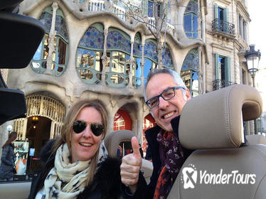 Barcelona Guided Tour in a Convertible