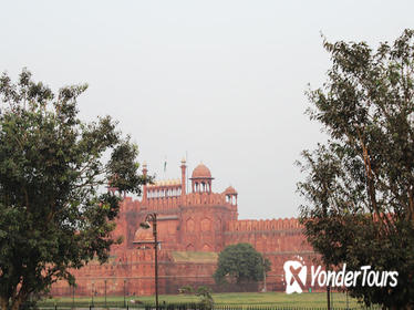 Delhi Red Fort Evening Sound and Light Show with Dinner Delhi Red Fort Evening Sound and Light Show with Dinner