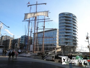 Guided Walking Tour in Hamburg: HafenCity, Speicherstadt and Elbe Philharmonic Hall Guided Walking Tour in Hamburg: HafenCity, Speicherstadt and Elbe Philharmonic Hall