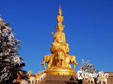 Leshan Giant Buddha and Emei Mountain Train 2-Day Tour Leshan Giant Buddha and Emei Mountain Train 2-Day Tour