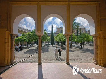Mosque and Jewish Quarter Walking Tour