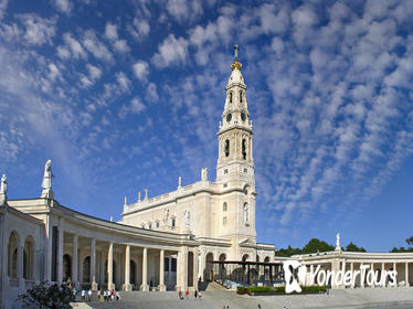 Private Full-Day Tour to Fatima, Batalha, Nazare, and Obidos from Lisbon