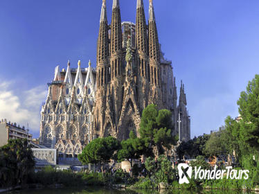 Skip the Line: Barcelona Sagrada Familia Tour with a German-Speaking Guide Skip the Line: Barcelona Sagrada Familia Tour with a German-Speaking Guide