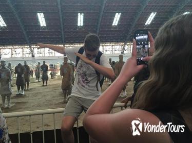 Small Group Tour: Museum of Qin Terracotta Army and Tang Dynasty Dance Show in Xi'an