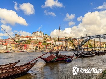 Tour Lisboa - Coimbra - Aveiro - OPorto - Pick Up: Hotel in Lisbon: in Mercedes