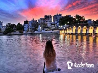 Walking tour of Udaipur ancient Arts