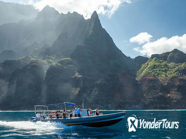 Afternoon Na Pali Sea Cave and Lava Tube Adventure